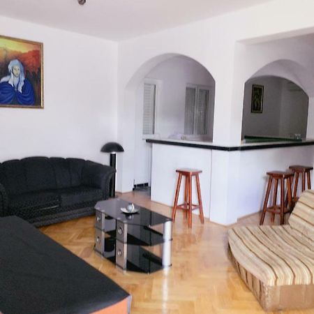 Hostel Holiday Cetinje Exterior photo