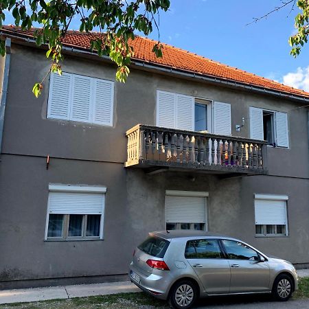 Hostel Holiday Cetinje Exterior photo