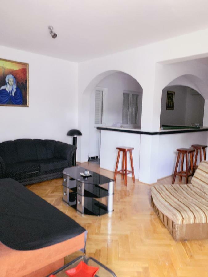 Hostel Holiday Cetinje Exterior photo