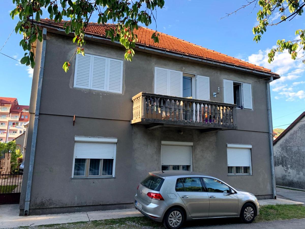 Hostel Holiday Cetinje Exterior photo