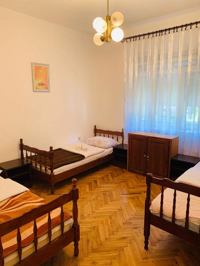 Hostel Holiday Cetinje Exterior photo