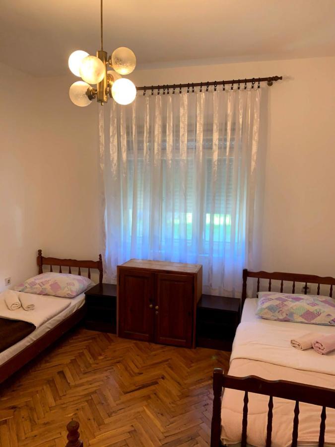 Hostel Holiday Cetinje Exterior photo