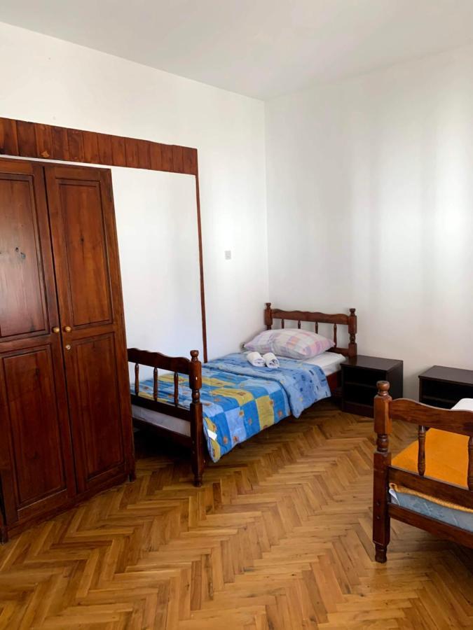 Hostel Holiday Cetinje Exterior photo