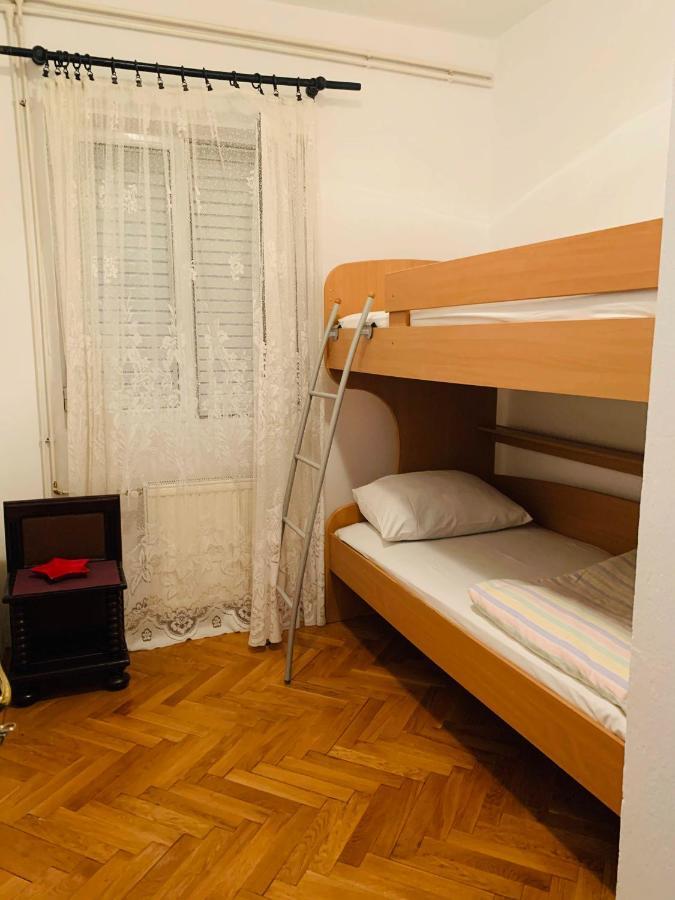 Hostel Holiday Cetinje Exterior photo