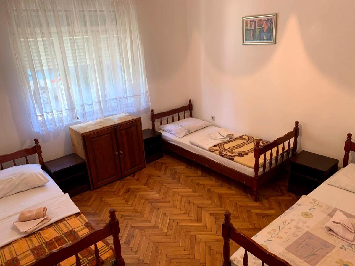 Hostel Holiday Cetinje Exterior photo