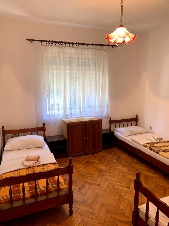 Hostel Holiday Cetinje Exterior photo