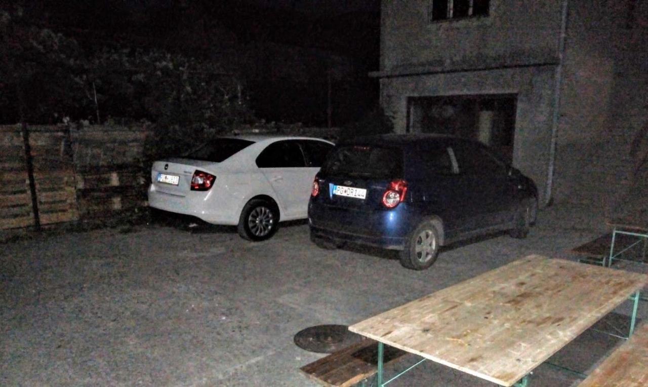 Hostel Holiday Cetinje Exterior photo