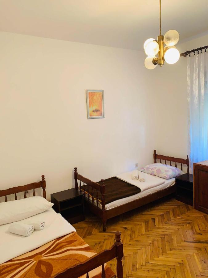 Hostel Holiday Cetinje Exterior photo