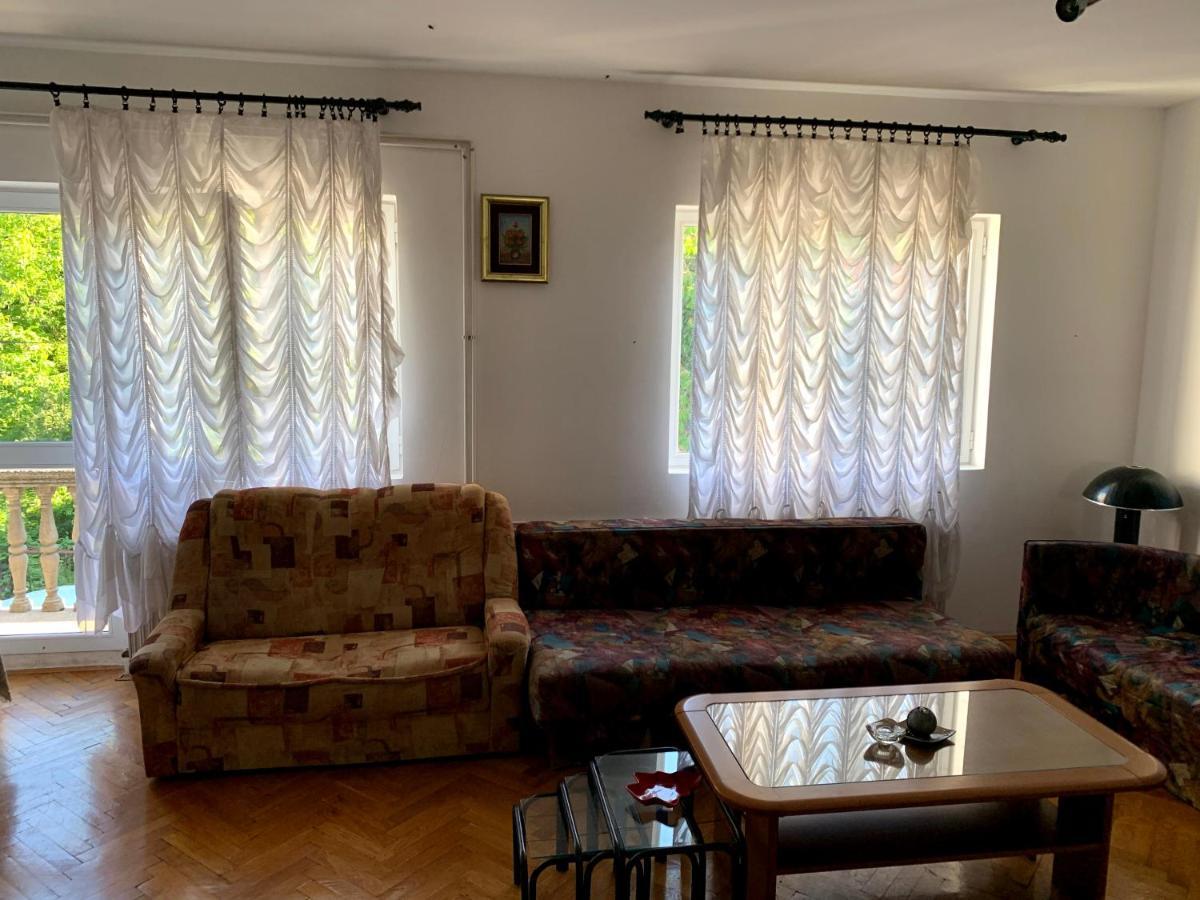 Hostel Holiday Cetinje Exterior photo