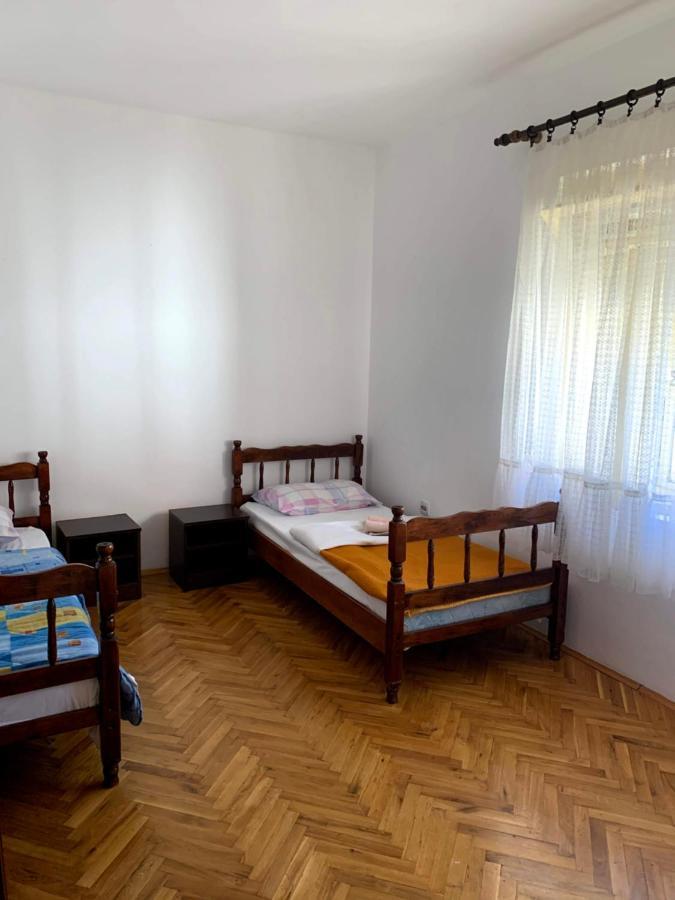 Hostel Holiday Cetinje Exterior photo