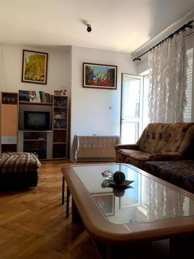 Hostel Holiday Cetinje Exterior photo